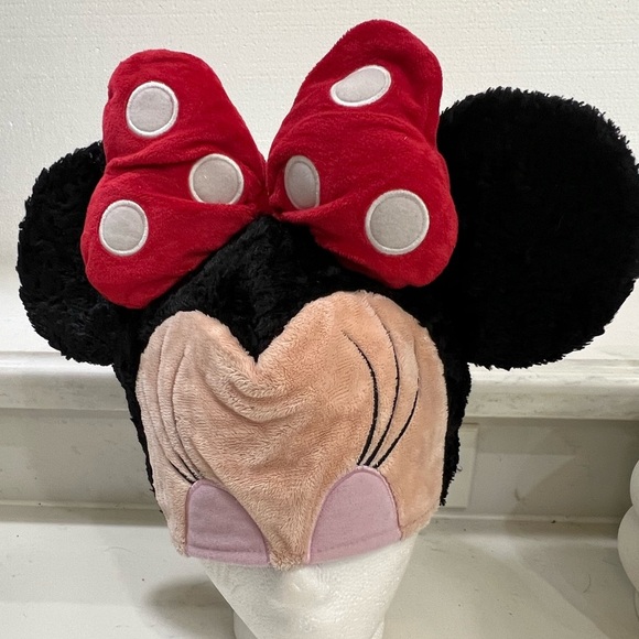 Minnie Mouse Plush Hat with Red Bow - Picture 6 of 9